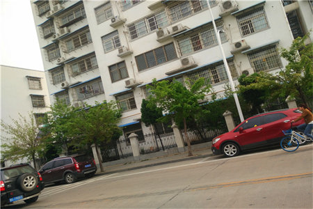 密州东顺·万和城3室2厅2卫74.5万132m2出售